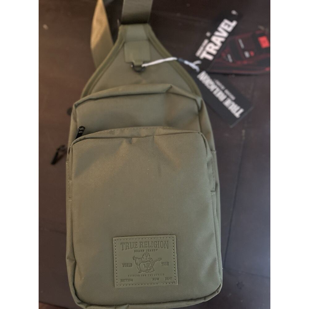 True Religion Green Sling Crossbody Bag Zip Closure Adjustable Strap MSRP 60$